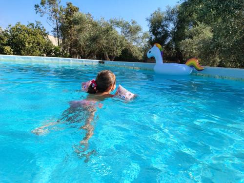 Alghero Apartamento | Alghero Guest House - Appartamenti in Seminterrato in Villetta di Campagna, Piscina fuori terra a 4 minuti di auto dalla città