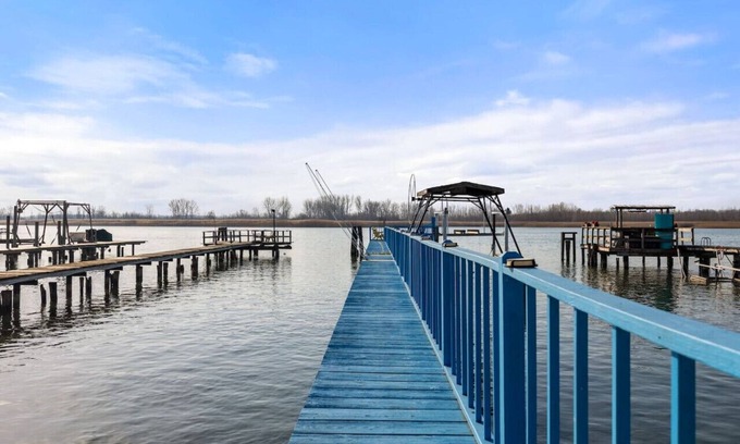 Pearl Beach Apartamento | Algonac 2BR on the North Channel with Boat Parking