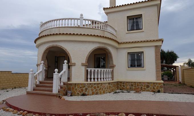 Monforte del Cid Villa | Área de Alicante, villa privada, piscina privada y aire acondicionado y wifi