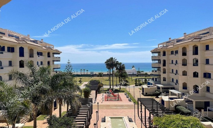 San Luis de Sabinillas Apartamento | La Noria de Alicia. Su casa en la Costa del Sol. Primera línea con vistas al mar