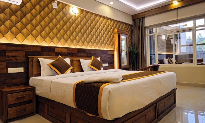 Sulthan Bathery Hotel | Alicos Residency