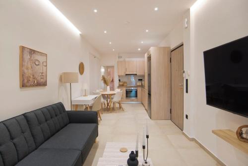 Athens Apartamento | Aliki Spacious, Fully Reno 2BA Apartment