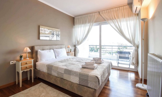 Alimos Apartamento | Alimos Luxury 3 Bd Apt w Stunning Acropolis Views