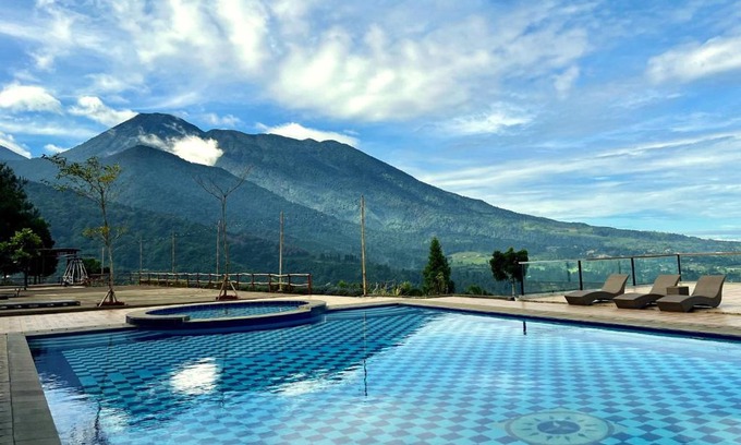 Ciloto Hotel | Alinson Sunset Hill