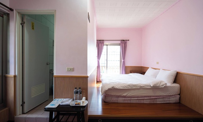 Alishan Casa | Alishan | Double Room near Fenqihu Old Street | Bus Access | 新天山茶業民宿雙人房