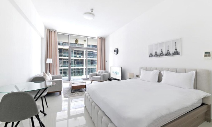 Dubai Apartamento | ALiving Luxury Studio Apartment at DAMAC Hills 504