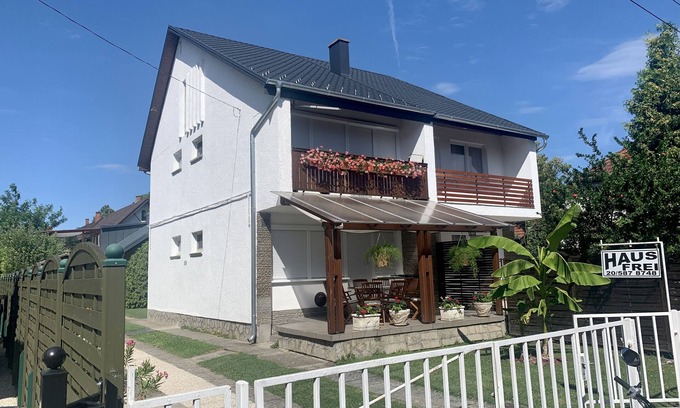 Balatonboglar Apartamento | Alkotmány Apartment in Strandnähe