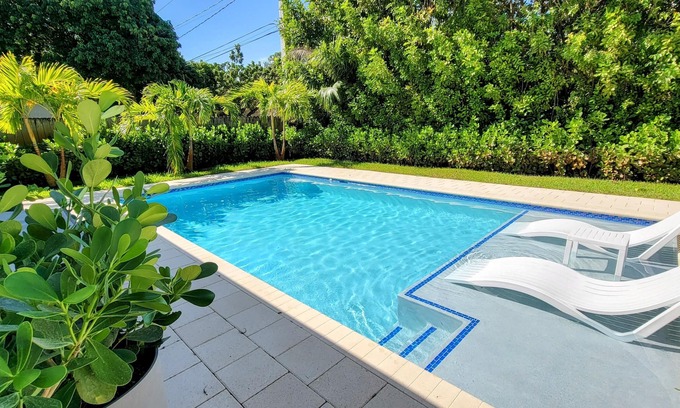 Pompano Beach Casa | All Brand New Salt Water Heated Pool Oasis Near the Beach