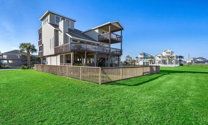 Pointe San Luis Casa | All Decked Out- 5 Decks with Beach & Bay Views
