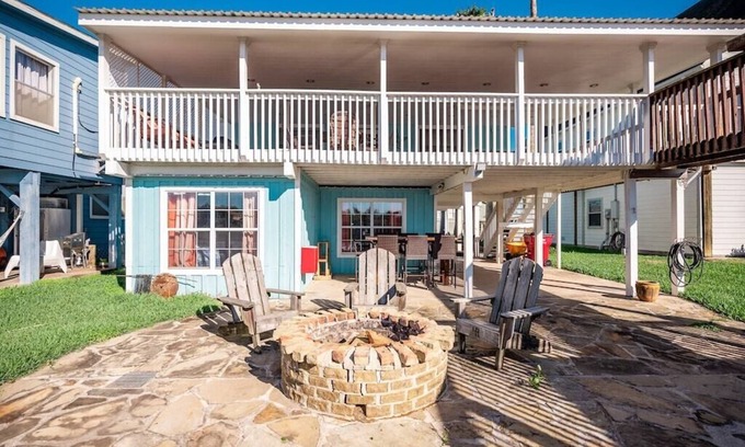 Matagorda Casa | All Decked Out - Spacious Home with Fabulous River Views