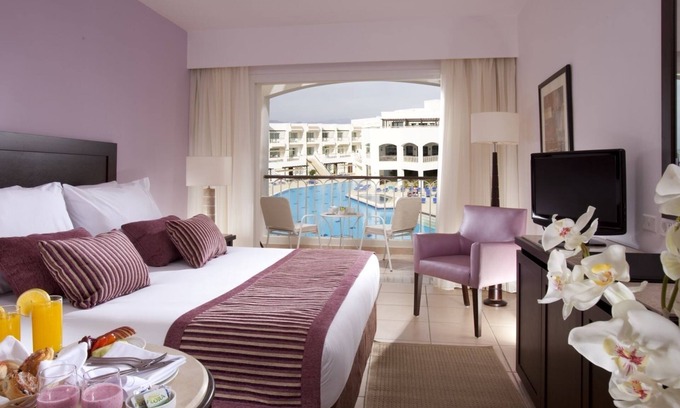 Sharm El Sheikh Complejo | All-Inclusive Escape | Live Shows, Aqua Fit & Pool-View Comfort, 3 Rooms