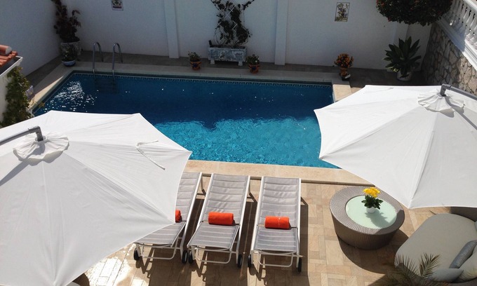 Benalmadena Cama Y Desayuno | Fantásticas Suite Exclusivas con Piscina y Vista al mar