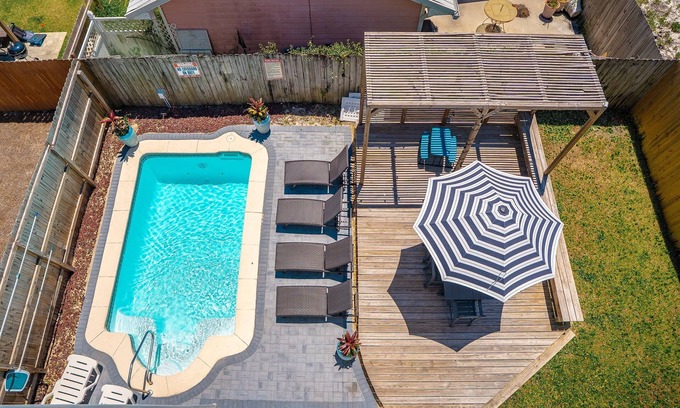 Holiday Beach Casa | All-New Getaway with Heated Pool & Stunning Sunset Views