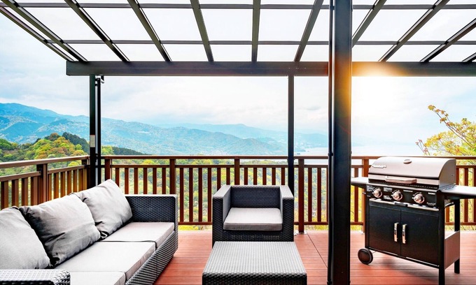 Shimotaga Casa | All rooms have ocean views A rental villa with a hot spring and a terrace with a spectacular view / Atami Shizuoka
