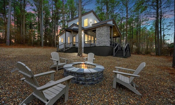 Pickens Cabina | All the Vibes + 2 Story + Shuffle Board + Split Floor Plan + Ride to ATV Trails