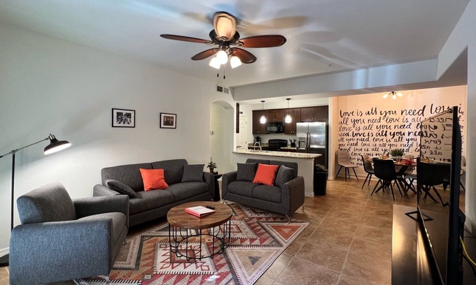 Parkwood Ranch Condominio | All You Need is Love