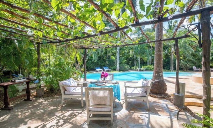 Malindi Villa | Allamanda Oleander Suite by YourHost, Malindi