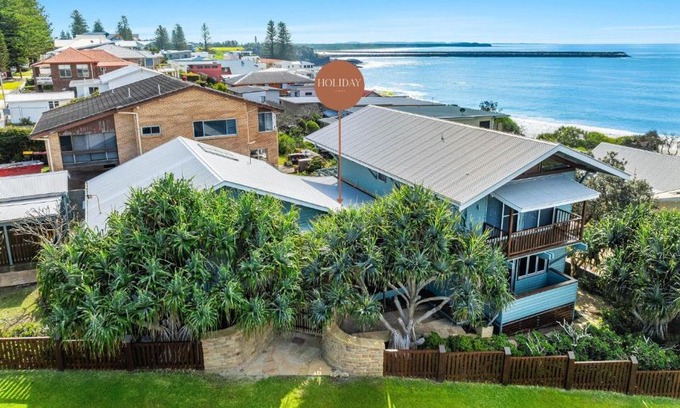 Yamba Casa | Allawah Cottage - Most Popular Beach House