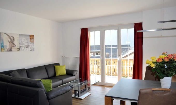 Engadin Scoul Apartamento | lugar céntrico, soleado, en el pintoresco pueblo de parte "Scuol-sura"