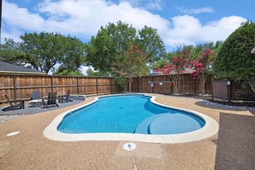 Allen Casa | Allen Abode - 4 Bedrm Pool Fire Pit Charm