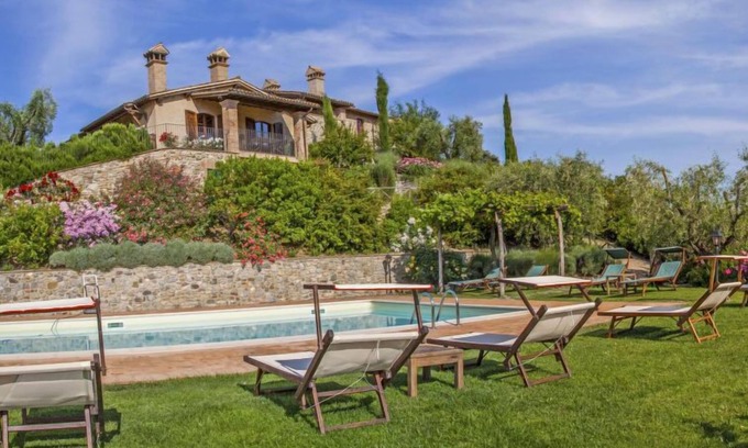 Allerona Apartamento | Allerona by Interhome