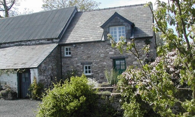 Pwllgloyw Cabaña | Alltybrain Farm Cottages and B&B