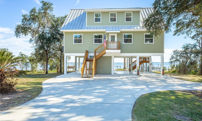 Carrabelle Casa | Allure- Beautiful 4BR/2BA house on the bay