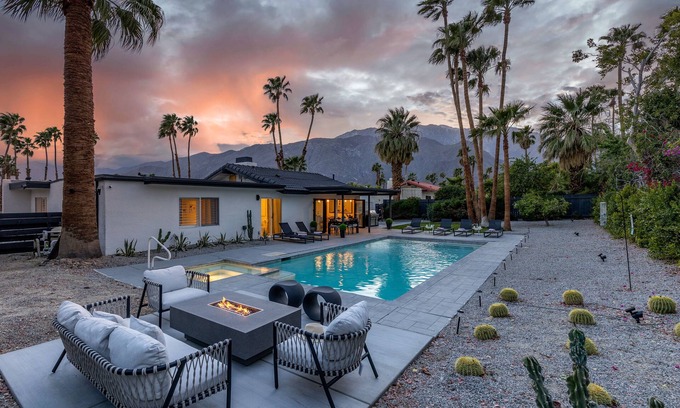 Vista Norte Casa | Alluring Palms - Resort-Style Private Backyard!
