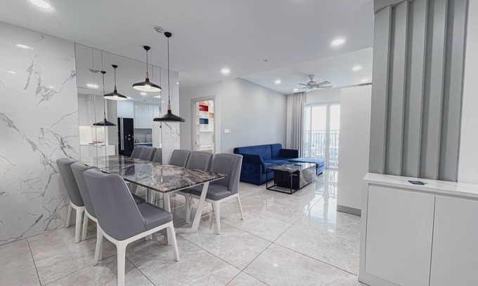 District 7 Apartamento | Alm's 3 BedRoom Apartment at Sunrise City District 7