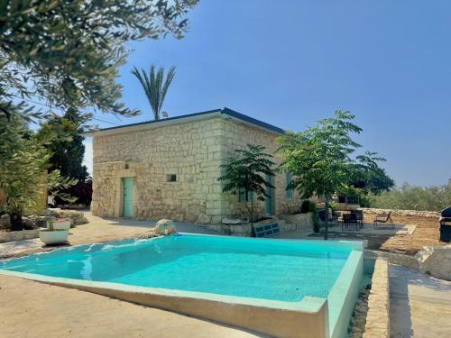 Kfardebian Casa | Alma Del Monte Stone House w Pool Terrace