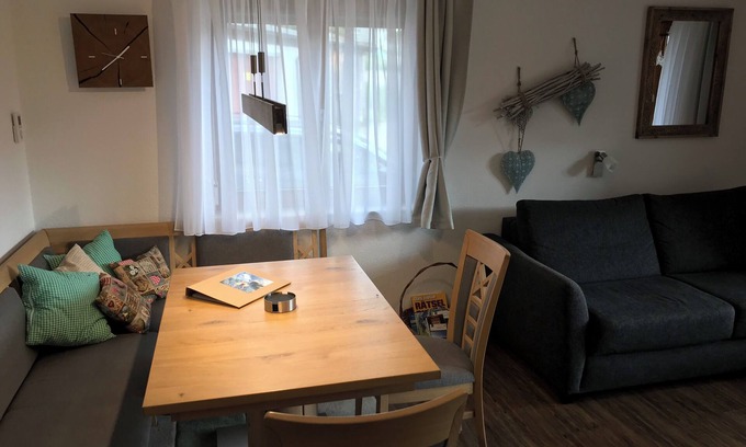 Balderschwang Apartamento | Almblick Ferienwohnung mit Ausblick auf die Berge