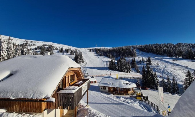 Schoenberg-Lachtal Apartamento | Almhütte Lachtal