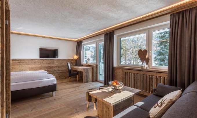 Kirchberg in Tirol Hotel | Almhof Kitzlodge - Alpine Lifestyle Hotel