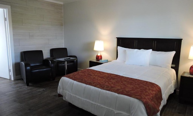 East Kootenay Hotel | Almo Court Motel