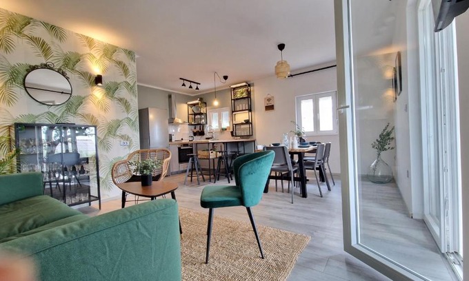 Kastel Sucurac Apartamento | Almond Tree guest house