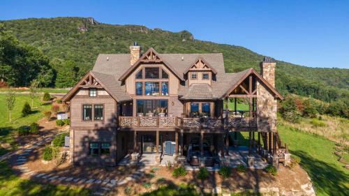 Banner Elk Casa | Almost Heaven at Eagles Nest