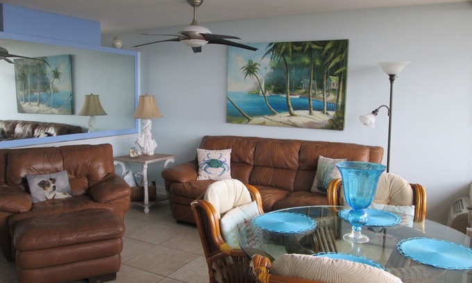 North Myrtle Beach Condominio | Almost Heaven, Affordable Oceanfront, End Unit, Se admiten perros, 2 habitaciones / 1 baño.