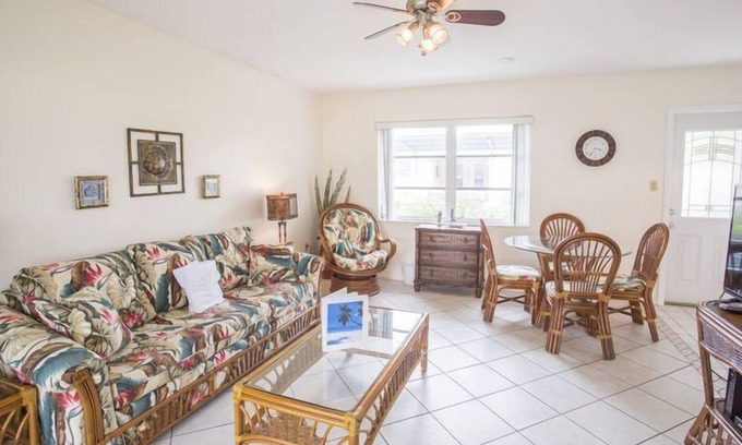 Aloha Kai Casa | Aloha Kai - Unit 5-close to the pool!