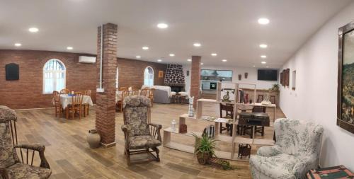 San Martin de Montalban Casa | Alojamiento Turístico La Cantuérgana
