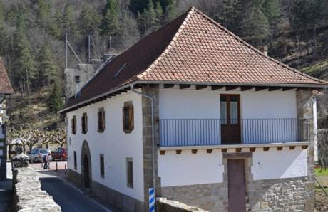 Izalzu Apartamento | Alojamientos Rurales Apezarena