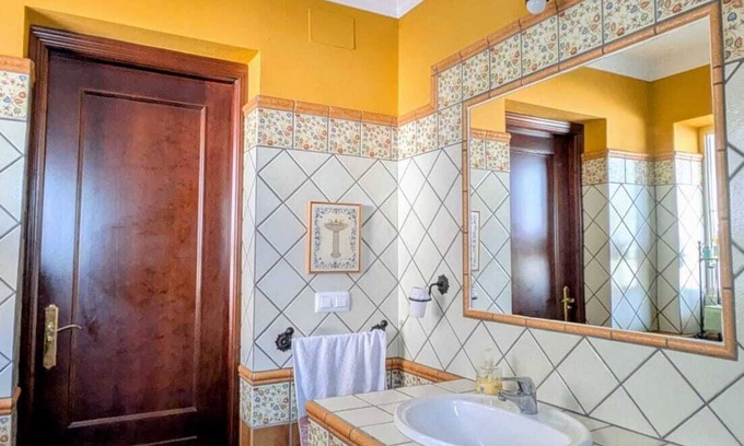Prado del Rey Villa | Casa Rural en Prado del Rey, Ruta de los Pueblos Blancos, Tranquilidad y relax