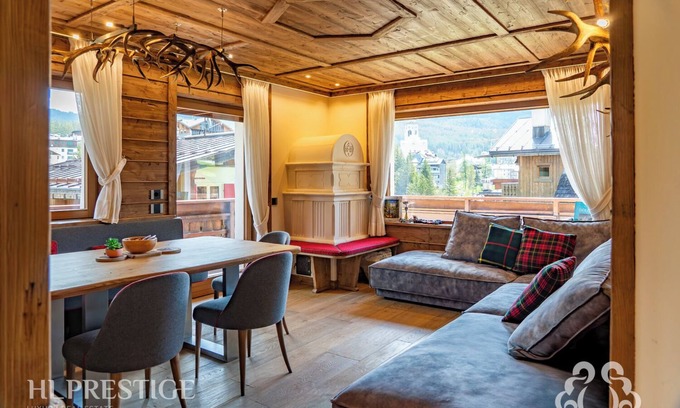 Cortina d'Ampezzo Historic Centre Apartamento | Alpenglow Cortina: where luxury becomes emotion