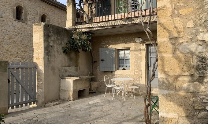 Aureille Casa | Alpilles, light-filled village house with air-con, courtyard, for 2 or 4