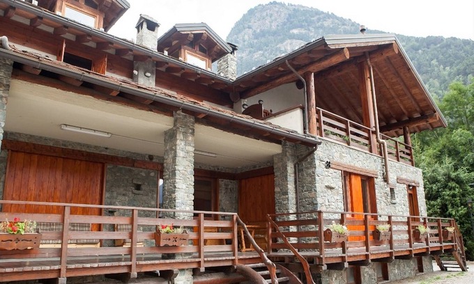 Antey-Saint-Andre Apartamento | Felicidad alpina: un refugio acogedor