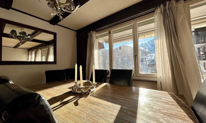 Zweisimmen Nr Gstaad Apartamento | Alpine Chalet Nestled in the Heart of Gstaad