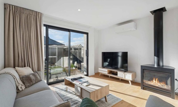 Albert Town Apartamento | Alpine Escape Apartment