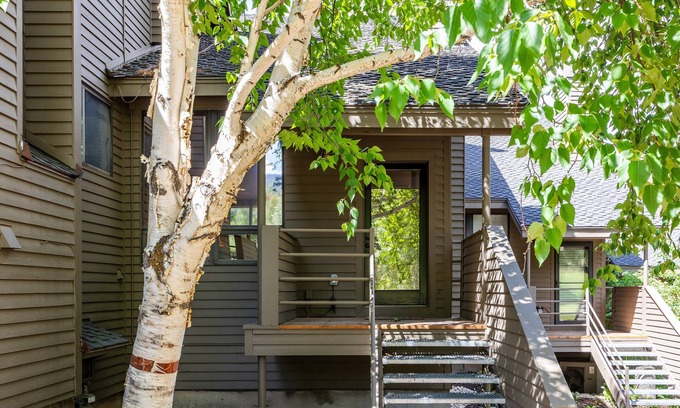 Park City Casa | Alpine Escape: Sleeps 8, 3BR Townhouse, Pools & Hot Tubs, 8-Min Walk to Lifts, Fireplace