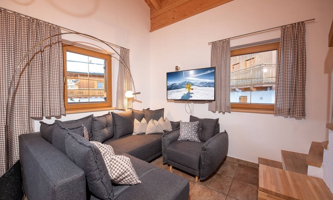 Hochkrimml Casa | Alpine hut with breathtaking mountain views and close to the slopes