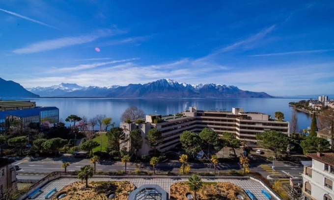 Montreux City Centre Apartamento | Alpine Stunning Apartment in Montreux by GuestLee