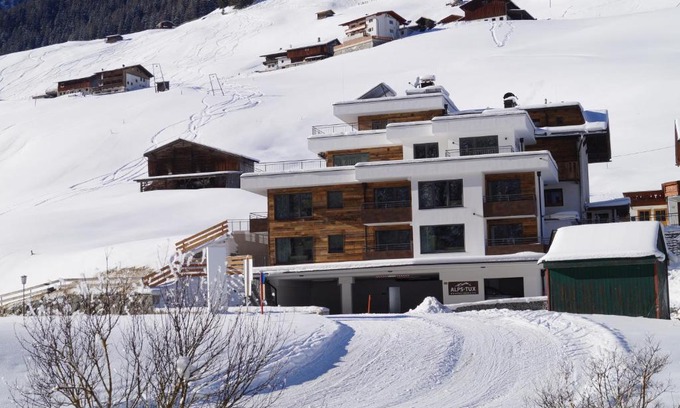 Juns Apartamento | Alps Tux